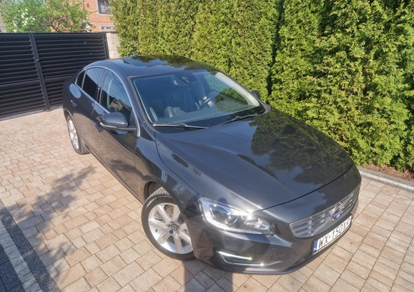 Volvo S60 cena 49900 przebieg: 200000, rok produkcji 2016 z Jędrzejów małe 704